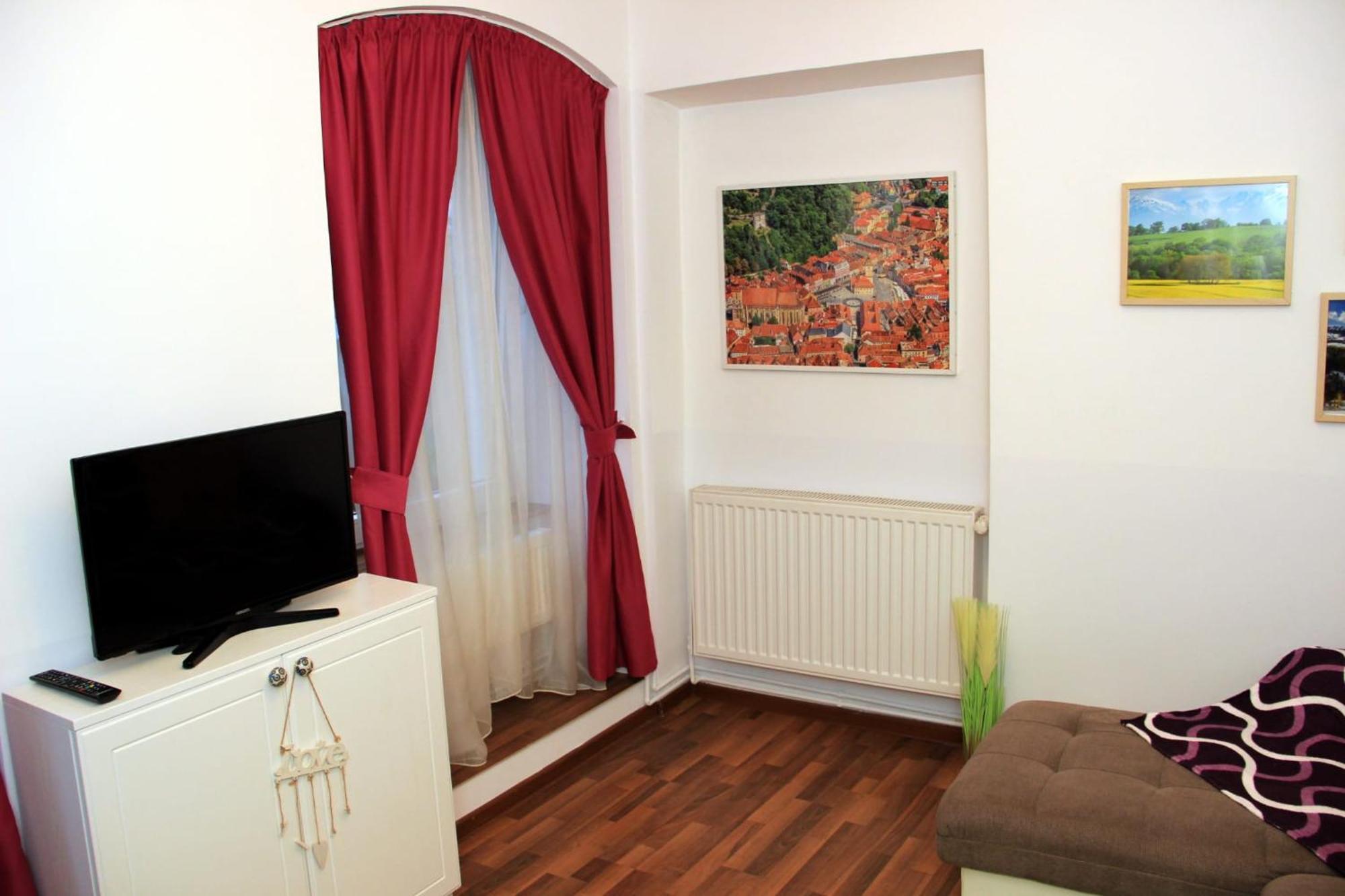 John Residence Apartment Brasov With Parking Option Exterior photo