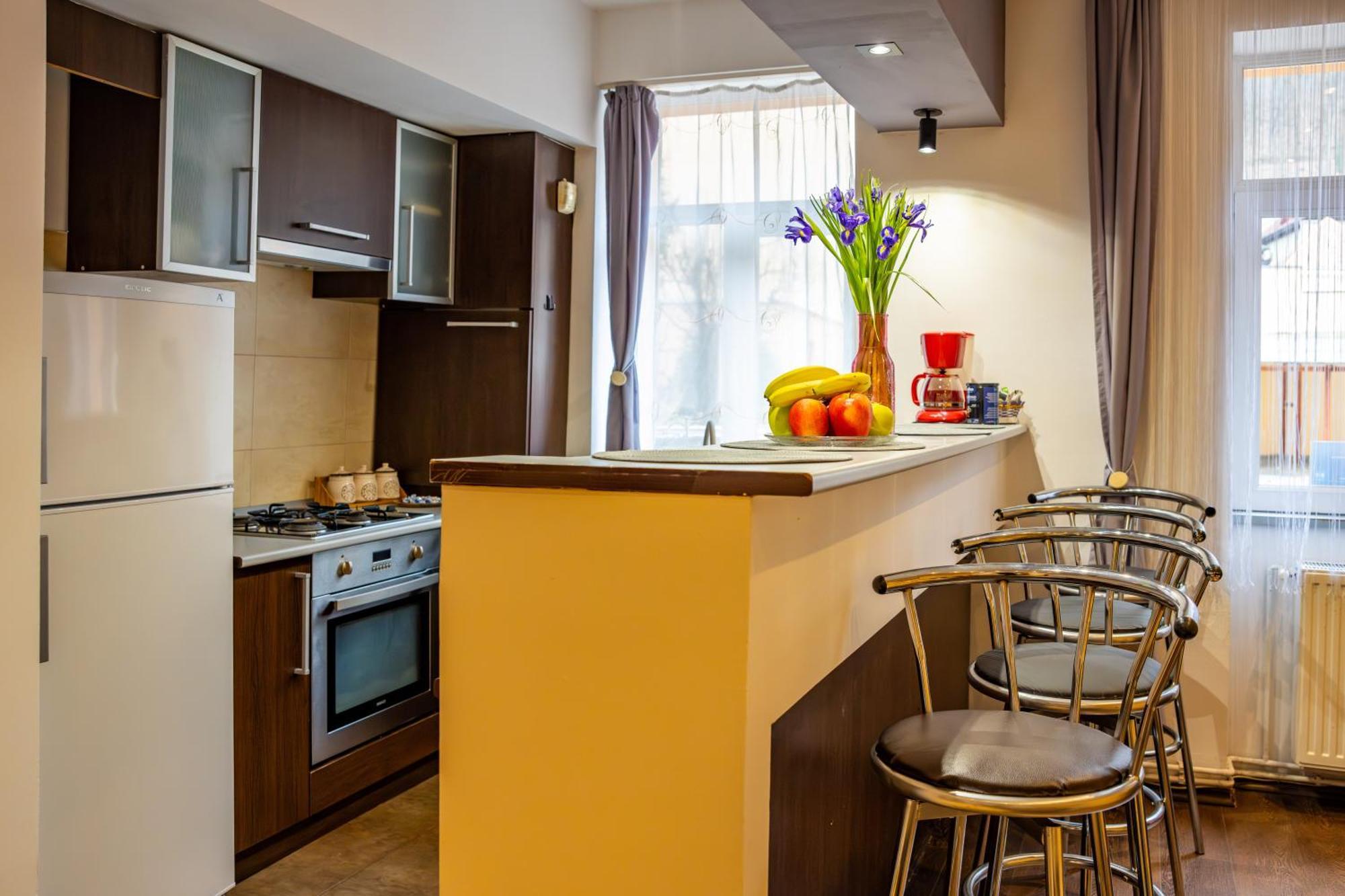 John Residence Apartment Brasov With Parking Option Exterior photo